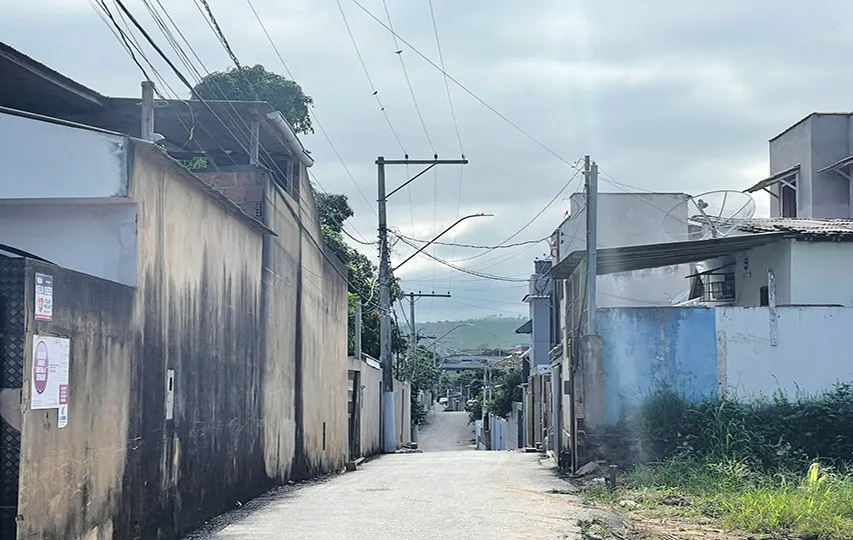 Mulher suspeita de ser torturada com fios de alta tensão por companheiro procura a Polícia Civil e registra ocorrência, suspeito do crime continua solto