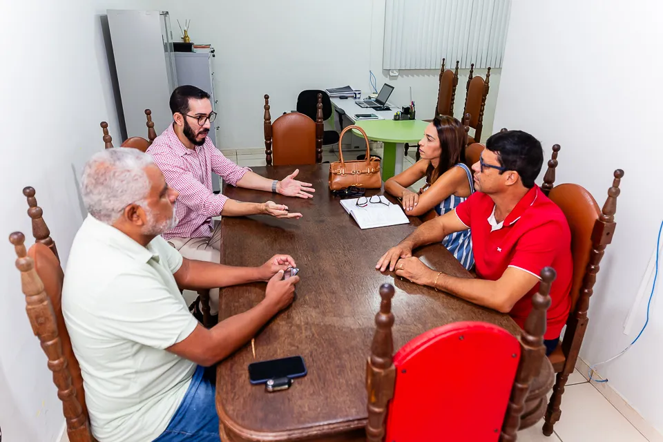 Dando sequência na Transição Governamental, prefeito eleito Adriano anuncia nova Secretária de Saúde