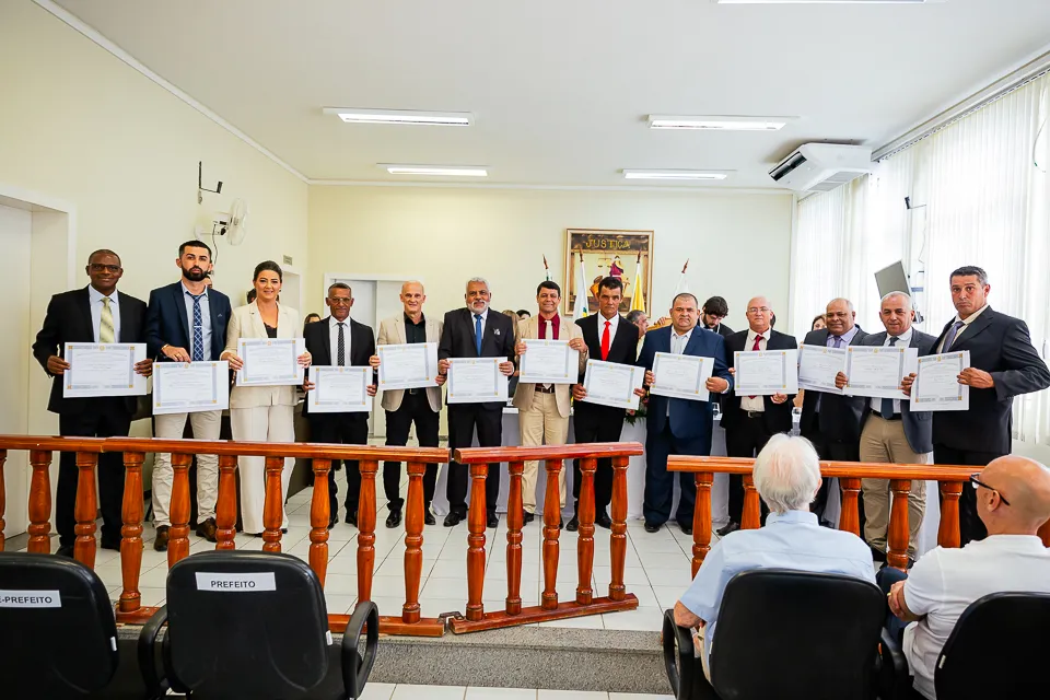 Candidatos eleitos no município de Aimorés–MG são diplomados