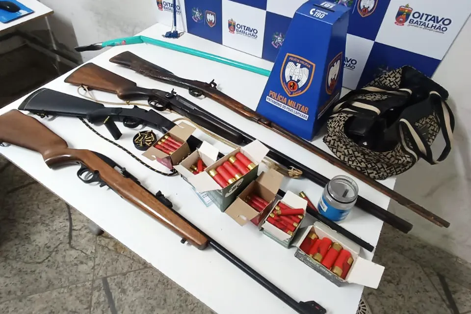 Vítima denuncia, e homem é detido na zona rural de Baixo Guandu com armas e 140 munições em ocorrência de violência doméstica