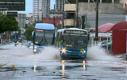 Chuva deixa 7 cidades do ES em alerta para deslizamentos e alagamentos